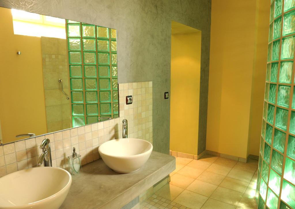 Logis De Nantas Bed & Breakfast Saint-Jean-Bonnefonds ห้อง รูปภาพ
